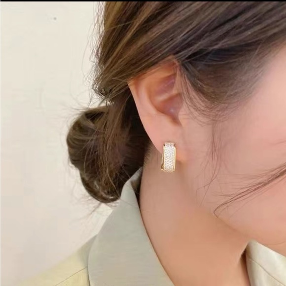 New Luxury 14K Gold Plated Cubic Zirconia Cuff  Hoop Earrings - Picture 2 of 4